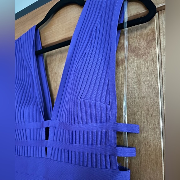 COPY - Bebe Plunge Neck Bandage Dress - Picture 3 of 5